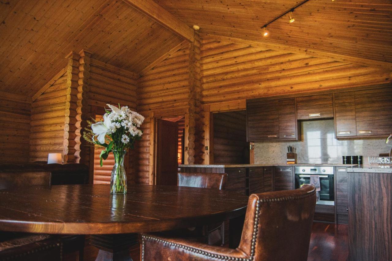 Tomatin - Luxury Two Bedroom Log Cabin With Hot Tub Berwick-upon-Tweed Exterior foto
