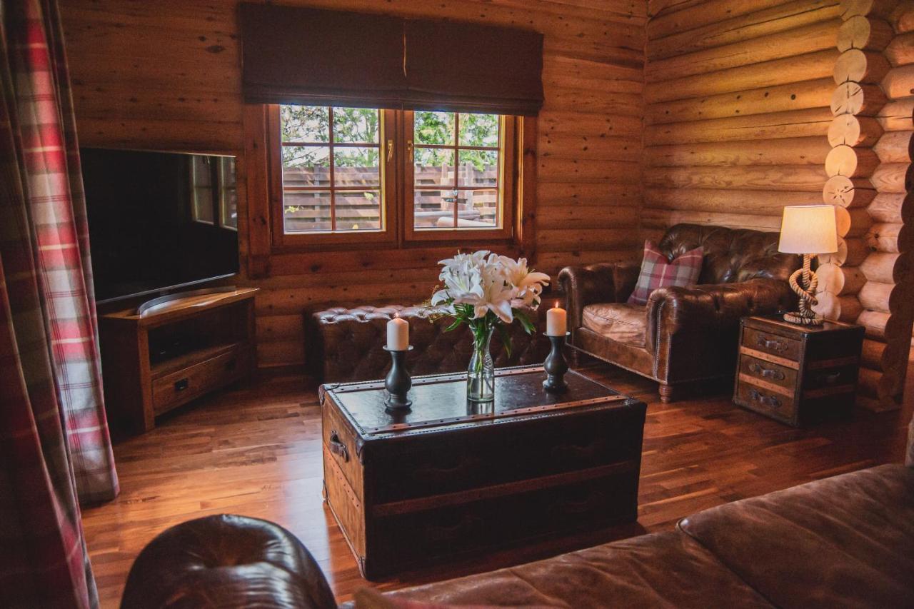 Tomatin - Luxury Two Bedroom Log Cabin With Hot Tub Berwick-upon-Tweed Exterior foto